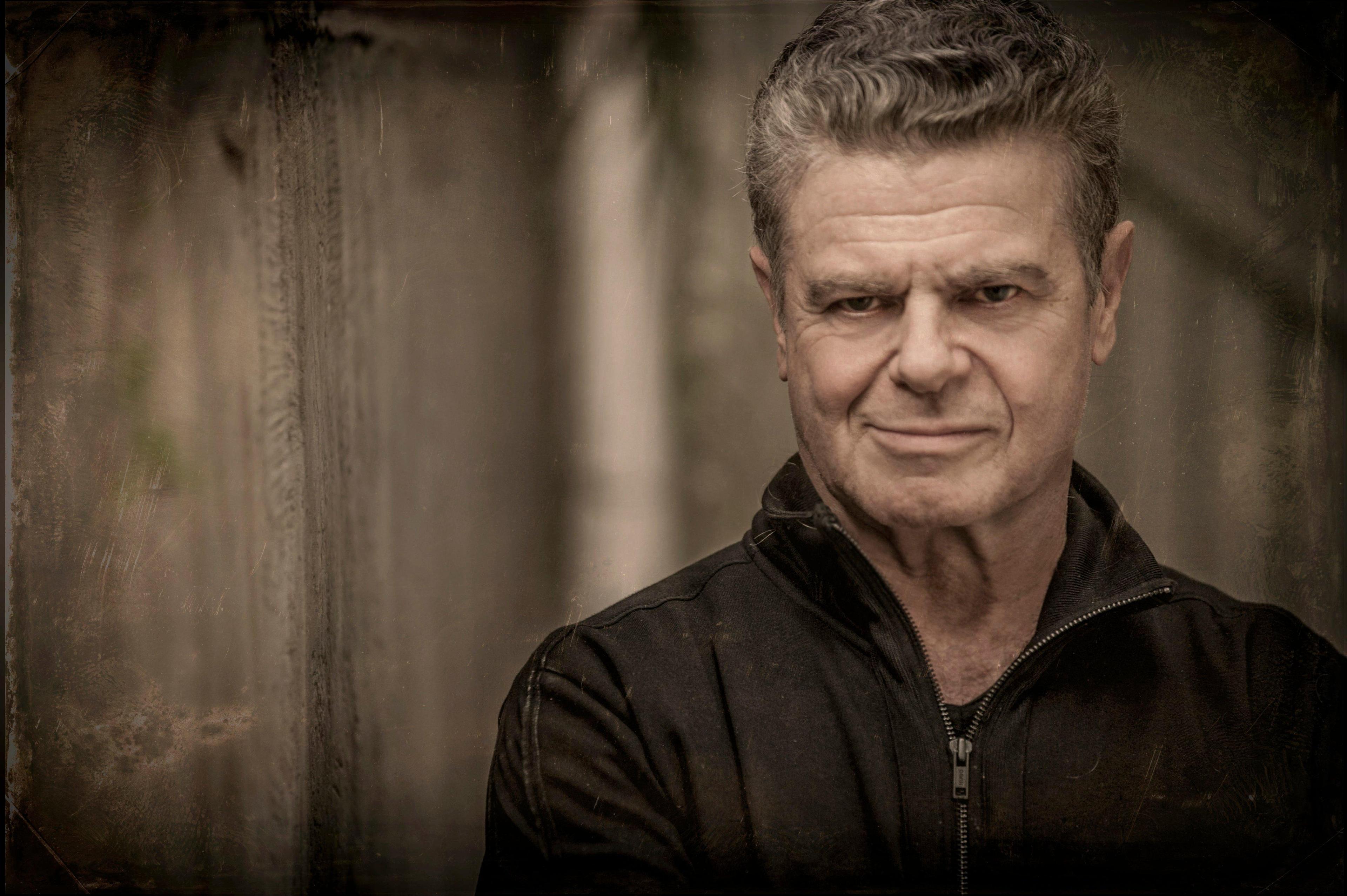 Gustavo Santaolalla